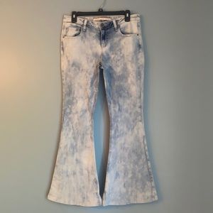 Standards And Practices Juniors Light Wash Flare